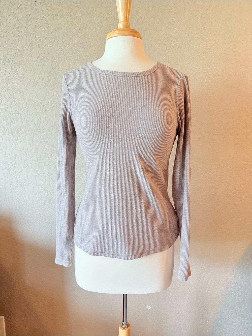 Old Navy Ribbed Long Sleeve Fitted Top Taupe Beige Women's M